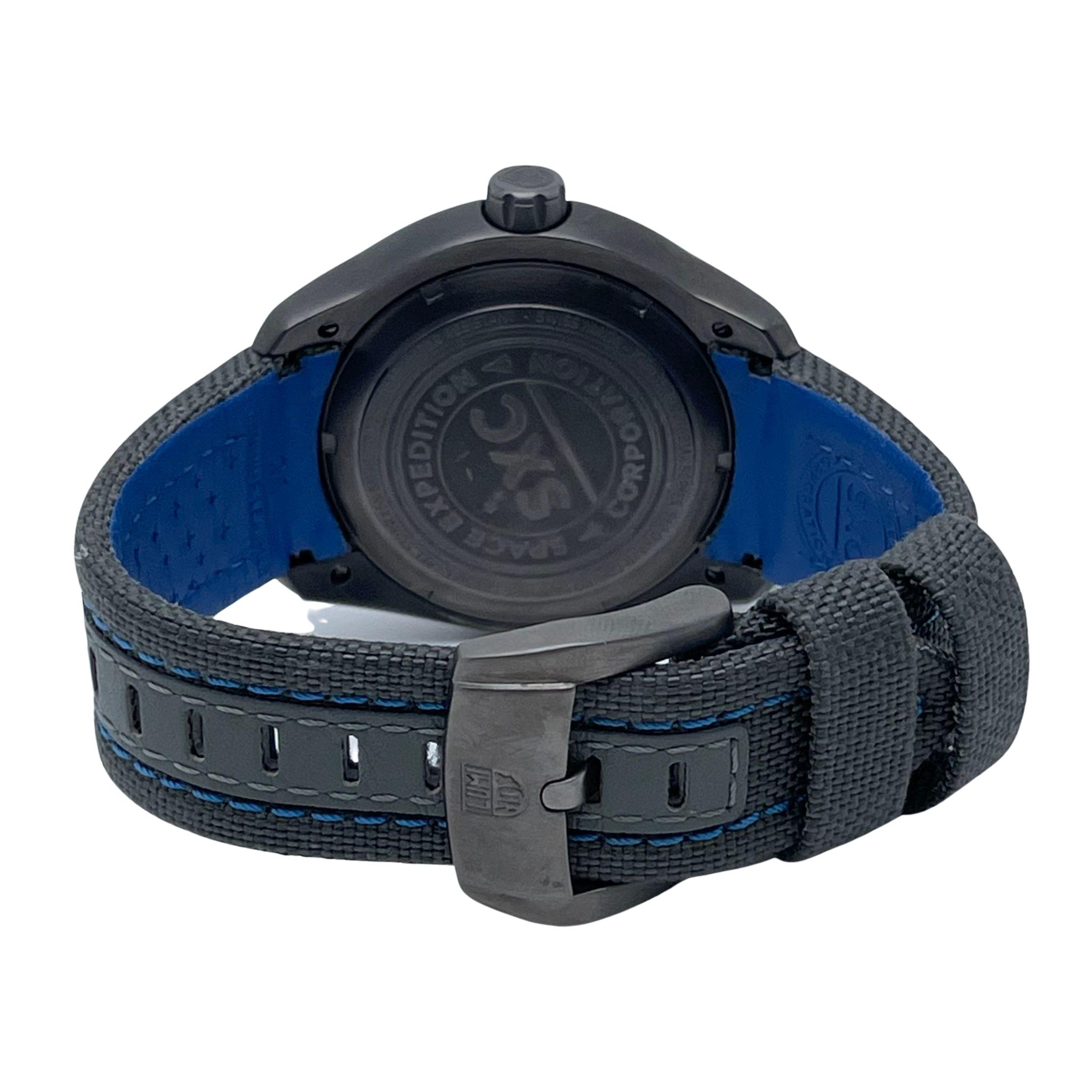 View Of Crown Facing Side Of Luminox 5121.GN Stainless Steel Watch New With Defects Condition