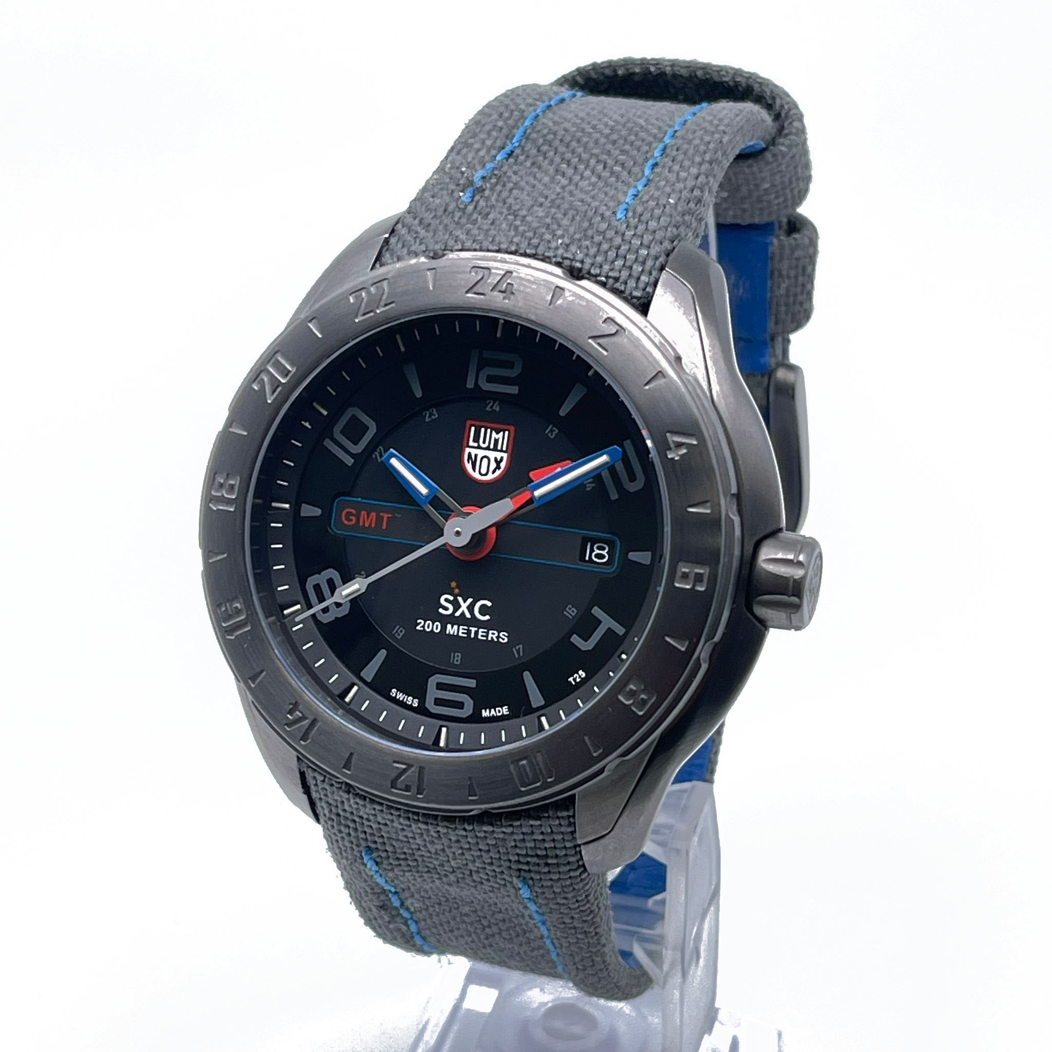 Front Full View Of Luminox 5121.GN Stainless Steel Watch New With Defects Condition Good