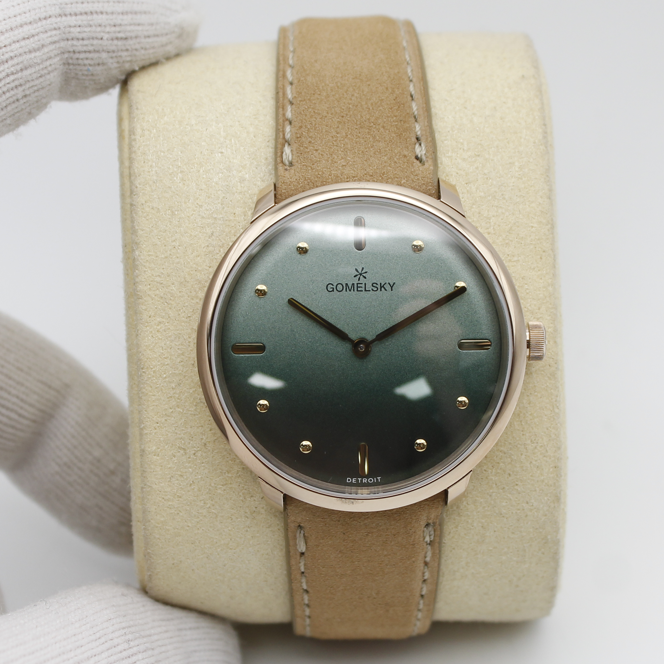 Gomelsky Audry Steel Tan Dial Diamond Bezel Quartz Gomelsky Audrey 6 Gold Tone Steel Green Dial Quartz Ladies  main image 3